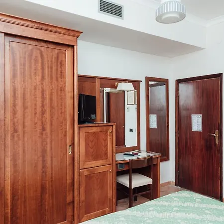 Hotel Montana 4*
